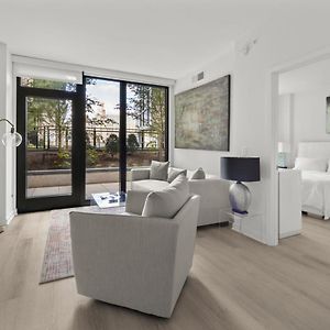 Deluxe One Bedroom Balcony